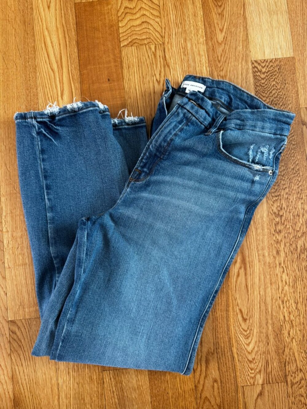 Good American Good Curve Straight Distressed Chewed Hem Jeans 12 / 31
